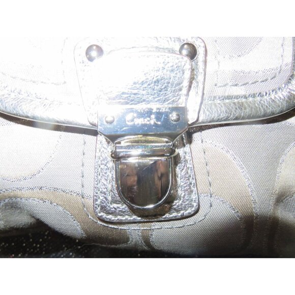 Coach 2011 Poppy Grey & Silver Metallic Signature Hippie Jacquard Bag Pushlock - Picture 12 of 12